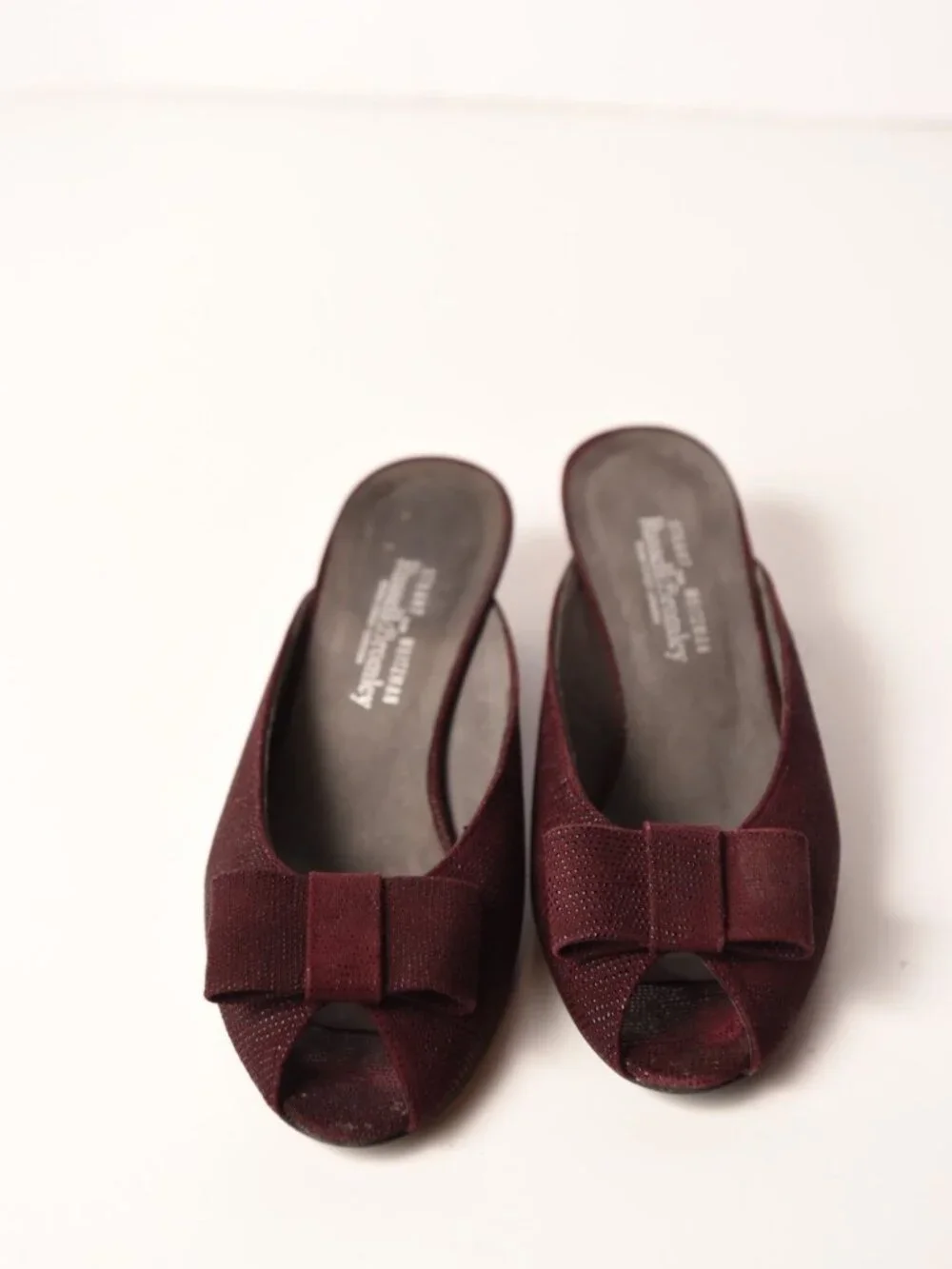 Stuart Weitzman for Russell & Bromley Candy Burgundy Peep Toe Wedges Size 6 - Picture 2 of 10